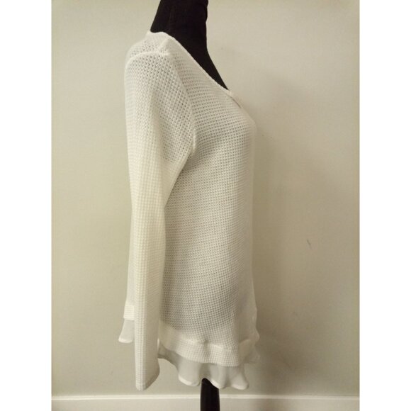 Coco and Main Women's White Crewneck Sweater Size Medium - Picture 4 of 6